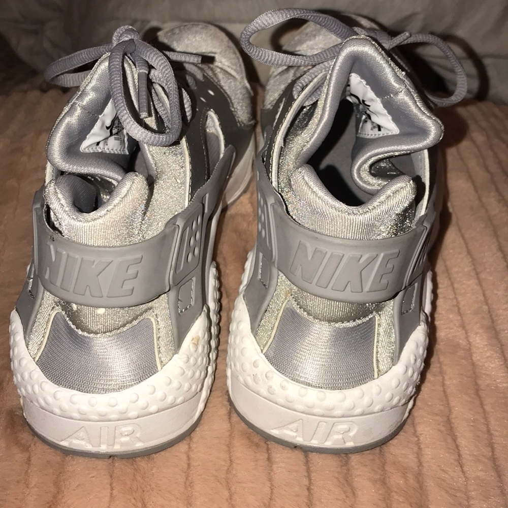 Nike Hurraches, too small